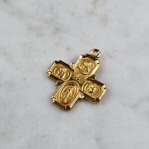 Womens Vintage 14K Gold Religious Catholic Four Way Cross Pendant 1.0g E6567